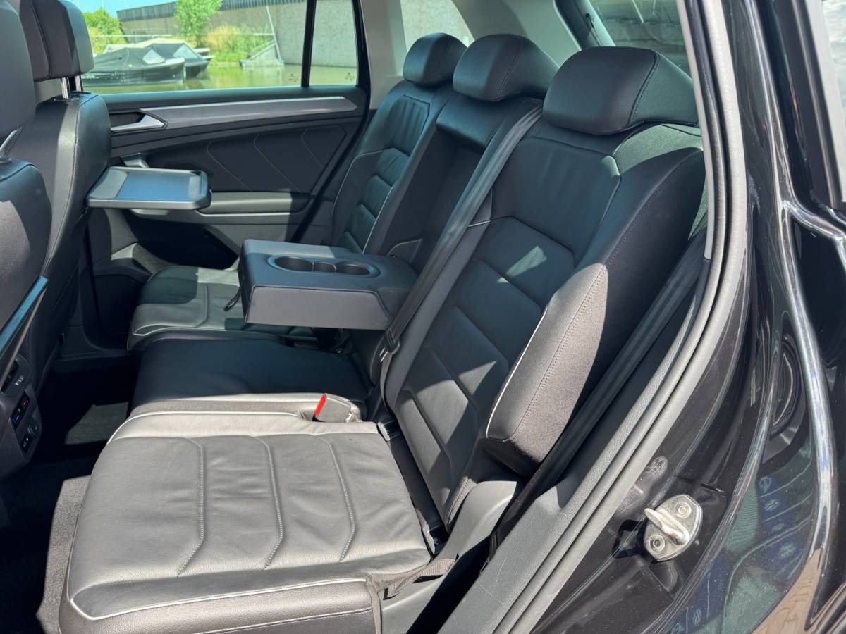 Volkswagen Tiguan Volkswagen Tiguan 1.4 TSI SOUND Business R-Line **PANO + TREKH + LEDER + MEMORY**