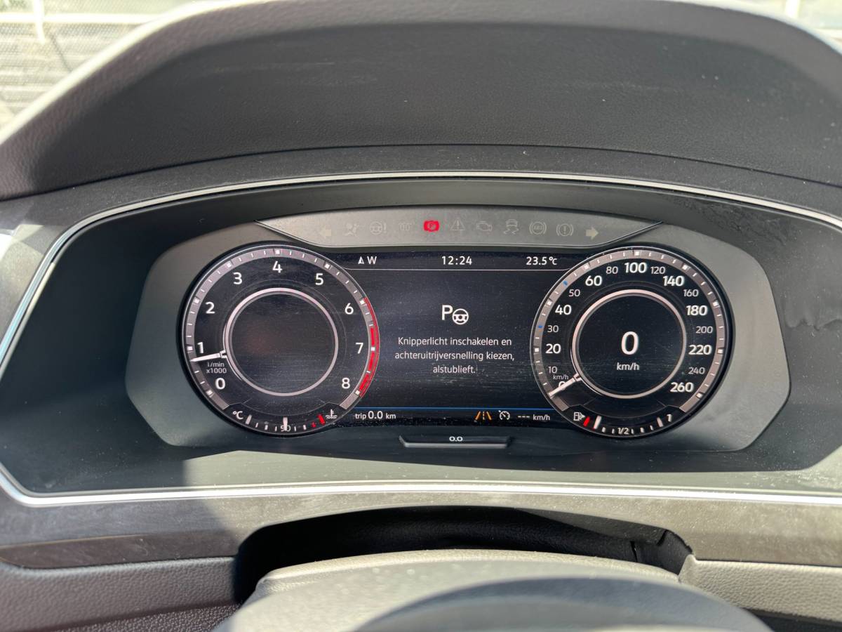 Volkswagen Tiguan Volkswagen Tiguan 1.4 TSI SOUND Business R-Line **PANO + TREKH + LEDER + MEMORY**