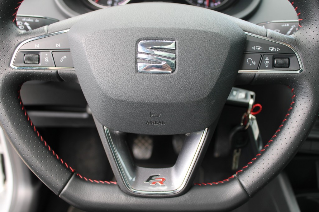 SEAT Ibiza Seat Ibiza 1.0TSi 140pk FR Connect ECC/Navi/Cruise/PDC/DAB/Camera/Stoelverw./Schuifdak 5-drs
