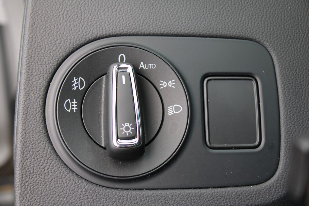SEAT Ibiza Seat Ibiza 1.0TSi 140pk FR Connect ECC/Navi/Cruise/PDC/DAB/Camera/Stoelverw./Schuifdak 5-drs
