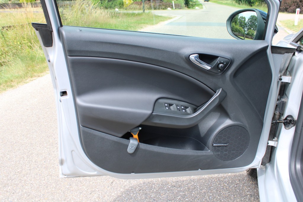 SEAT Ibiza Seat Ibiza 1.0TSi 140pk FR Connect ECC/Navi/Cruise/PDC/DAB/Camera/Stoelverw./Schuifdak 5-drs
