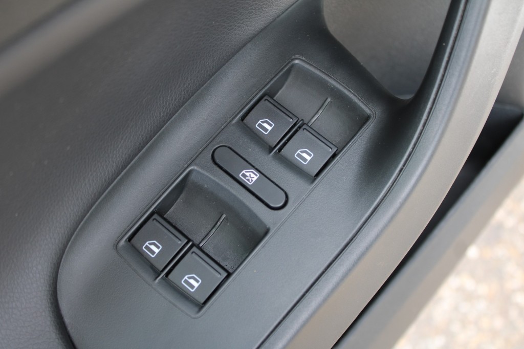 SEAT Ibiza Seat Ibiza 1.0TSi 140pk FR Connect ECC/Navi/Cruise/PDC/DAB/Camera/Stoelverw./Schuifdak 5-drs