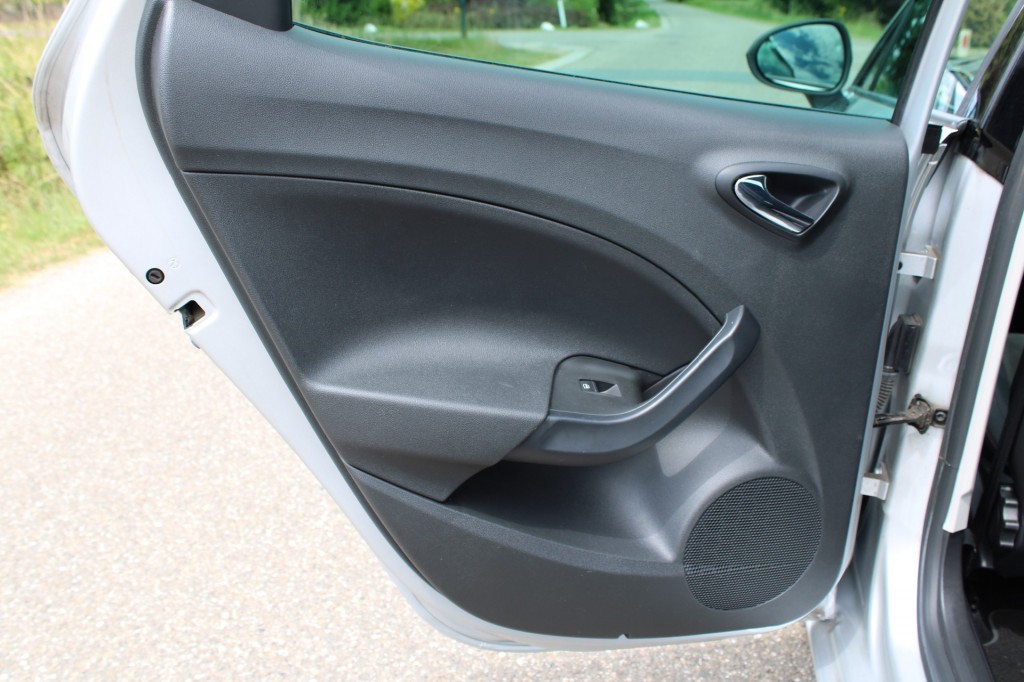 SEAT Ibiza Seat Ibiza 1.0TSi 140pk FR Connect ECC/Navi/Cruise/PDC/DAB/Camera/Stoelverw./Schuifdak 5-drs