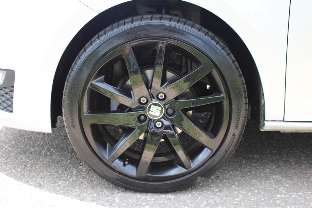 SEAT Ibiza Seat Ibiza 1.0TSi 140pk FR Connect ECC/Navi/Cruise/PDC/DAB/Camera/Stoelverw./Schuifdak 5-drs