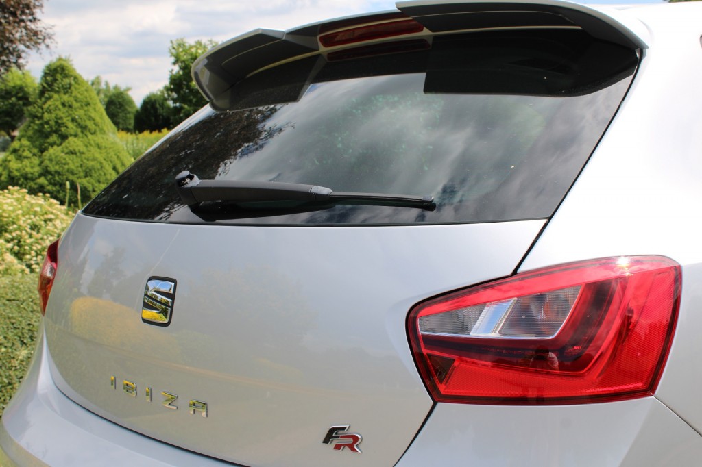 SEAT Ibiza Seat Ibiza 1.0TSi 140pk FR Connect ECC/Navi/Cruise/PDC/DAB/Camera/Stoelverw./Schuifdak 5-drs