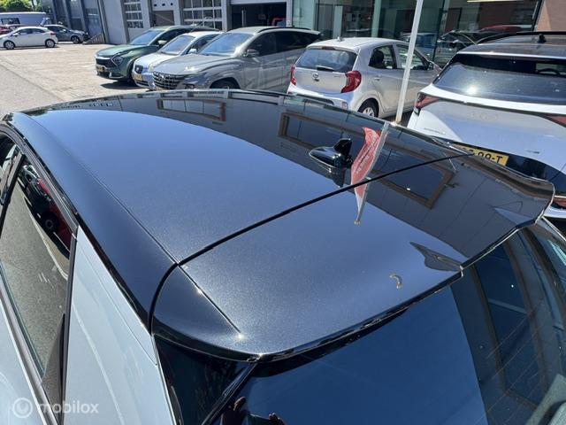Audi A1 Sportback Audi A1 Sportback 30 TFSI S Line Edition 110pk  , Two Tone Grijs – Zwart ,  S-Line  Sportive uitvoering , Navigatie , Camera achter , Parkeer sensoren voor & achter, S-Line Interieur ,
