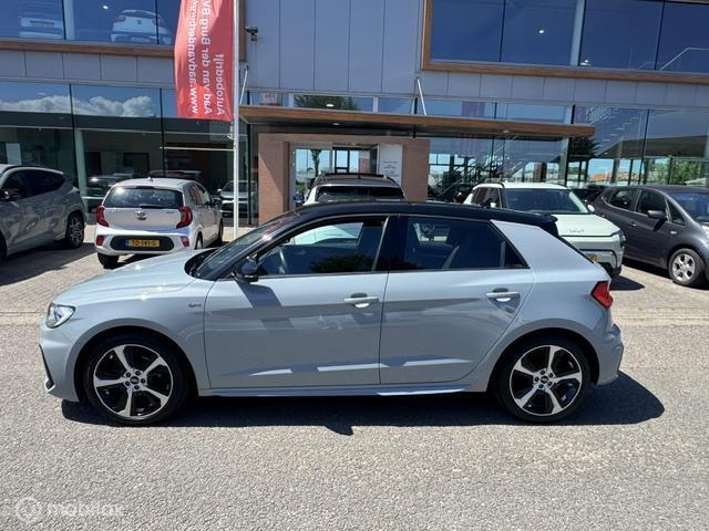 Audi A1 Sportback Audi A1 Sportback 30 TFSI S Line Edition 110pk  , Two Tone Grijs – Zwart ,  S-Line  Sportive uitvoering , Navigatie , Camera achter , Parkeer sensoren voor & achter, S-Line Interieur ,