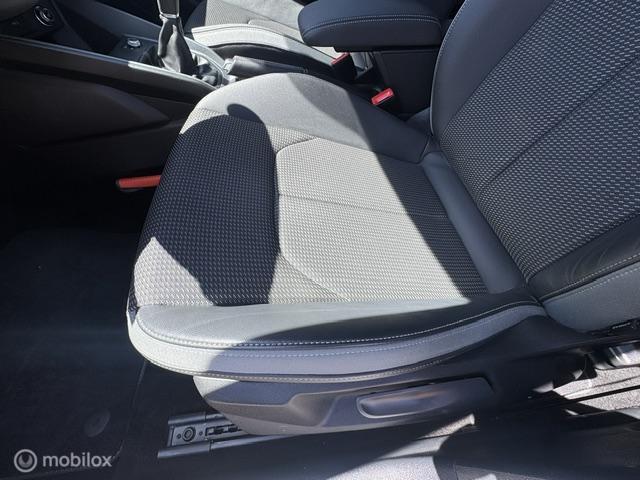 Audi A1 Sportback Audi A1 Sportback 30 TFSI S Line Edition 110pk  , Two Tone Grijs – Zwart ,  S-Line  Sportive uitvoering , Navigatie , Camera achter , Parkeer sensoren voor & achter, S-Line Interieur ,