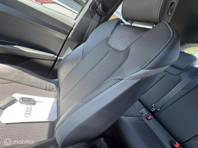 Audi A1 Sportback Audi A1 Sportback 30 TFSI S Line Edition 110pk  , Two Tone Grijs – Zwart ,  S-Line  Sportive uitvoering , Navigatie , Camera achter , Parkeer sensoren voor & achter, S-Line Interieur ,