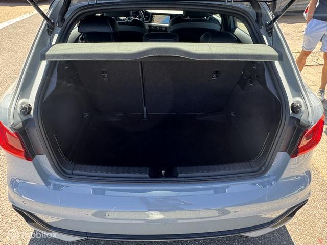 Audi A1 Sportback Audi A1 Sportback 30 TFSI S Line Edition 110pk  , Two Tone Grijs – Zwart ,  S-Line  Sportive uitvoering , Navigatie , Camera achter , Parkeer sensoren voor & achter, S-Line Interieur ,