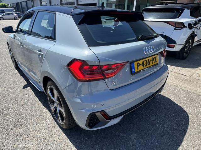 Audi A1 Sportback Audi A1 Sportback 30 TFSI S Line Edition 110pk  , Two Tone Grijs – Zwart ,  S-Line  Sportive uitvoering , Navigatie , Camera achter , Parkeer sensoren voor & achter, S-Line Interieur ,