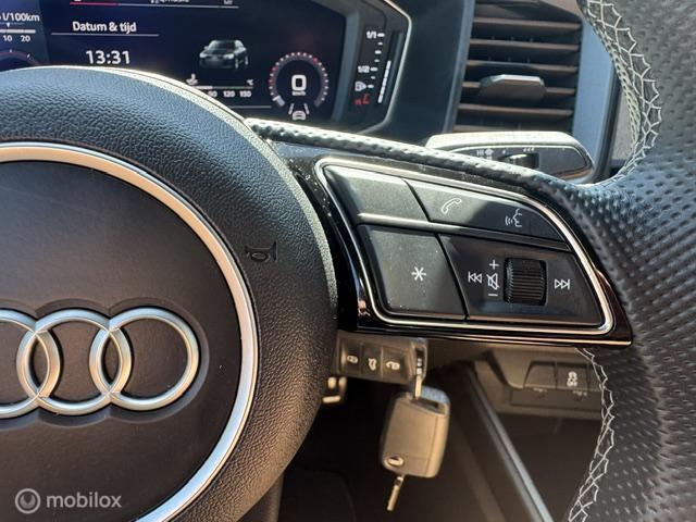 Audi A1 Sportback Audi A1 Sportback 30 TFSI S Line Edition 110pk  , Two Tone Grijs – Zwart ,  S-Line  Sportive uitvoering , Navigatie , Camera achter , Parkeer sensoren voor & achter, S-Line Interieur ,