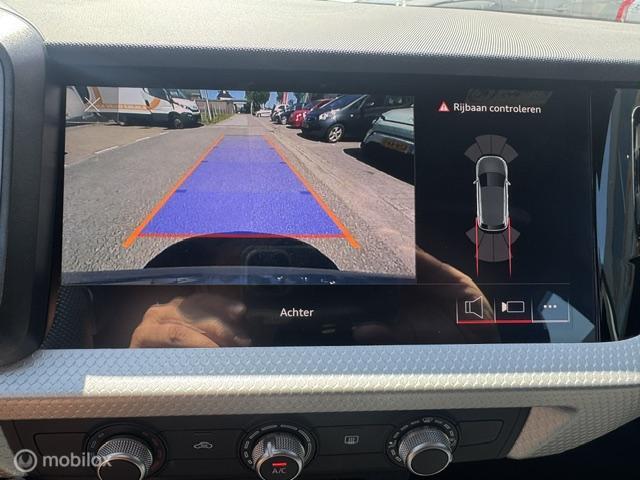 Audi A1 Sportback Audi A1 Sportback 30 TFSI S Line Edition 110pk  , Two Tone Grijs – Zwart ,  S-Line  Sportive uitvoering , Navigatie , Camera achter , Parkeer sensoren voor & achter, S-Line Interieur ,