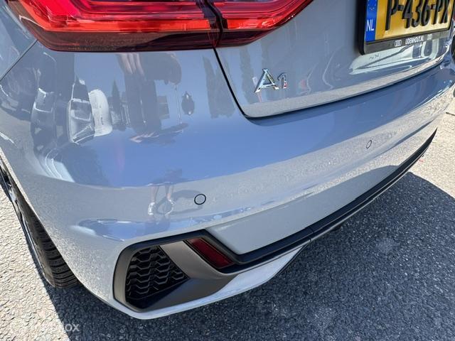 Audi A1 Sportback Audi A1 Sportback 30 TFSI S Line Edition 110pk  , Two Tone Grijs – Zwart ,  S-Line  Sportive uitvoering , Navigatie , Camera achter , Parkeer sensoren voor & achter, S-Line Interieur ,
