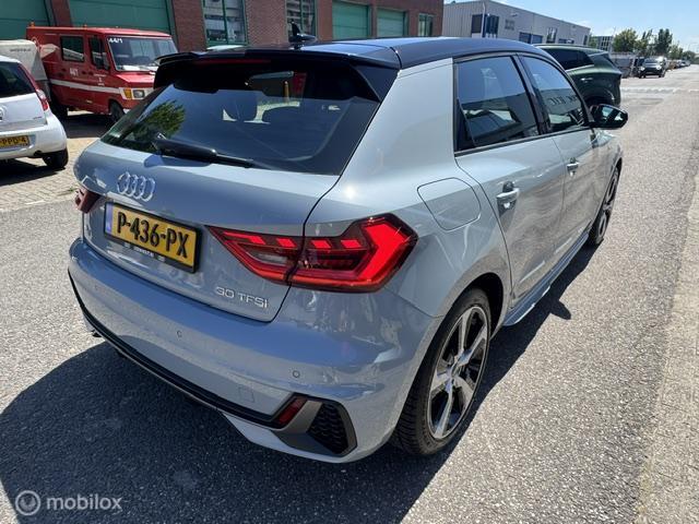 Audi A1 Sportback Audi A1 Sportback 30 TFSI S Line Edition 110pk  , Two Tone Grijs – Zwart ,  S-Line  Sportive uitvoering , Navigatie , Camera achter , Parkeer sensoren voor & achter, S-Line Interieur ,