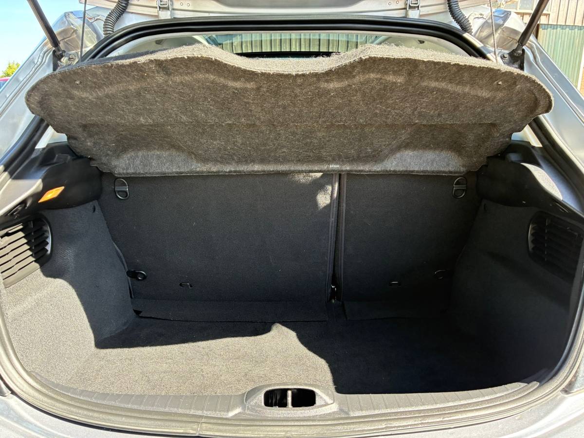 Peugeot 208 Peugeot 208 1.2 PureTech Allure | Pano + Cruise + Clima € 8.975,-!!!
