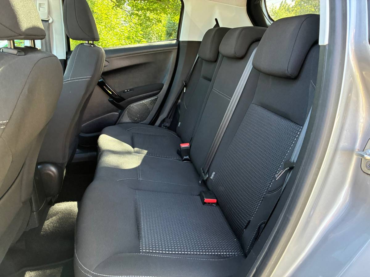 Peugeot 208 Peugeot 208 1.2 PureTech Allure | Pano + Cruise + Clima € 8.975,-!!!