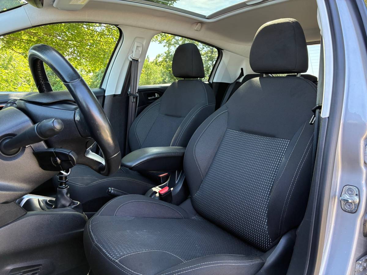Peugeot 208 Peugeot 208 1.2 PureTech Allure | Pano + Cruise + Clima € 8.975,-!!!