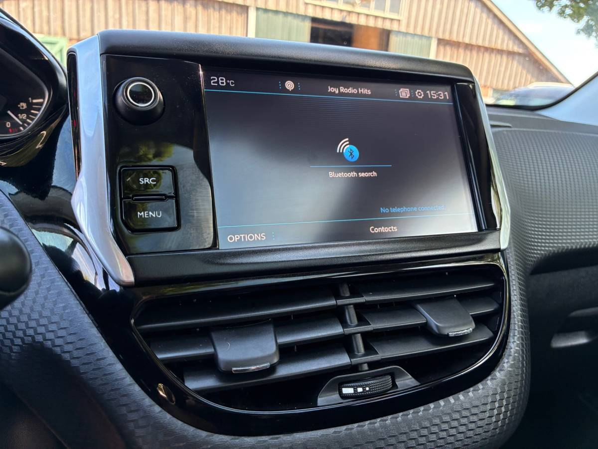Peugeot 208 Peugeot 208 1.2 PureTech Allure | Pano + Cruise + Clima € 8.975,-!!!