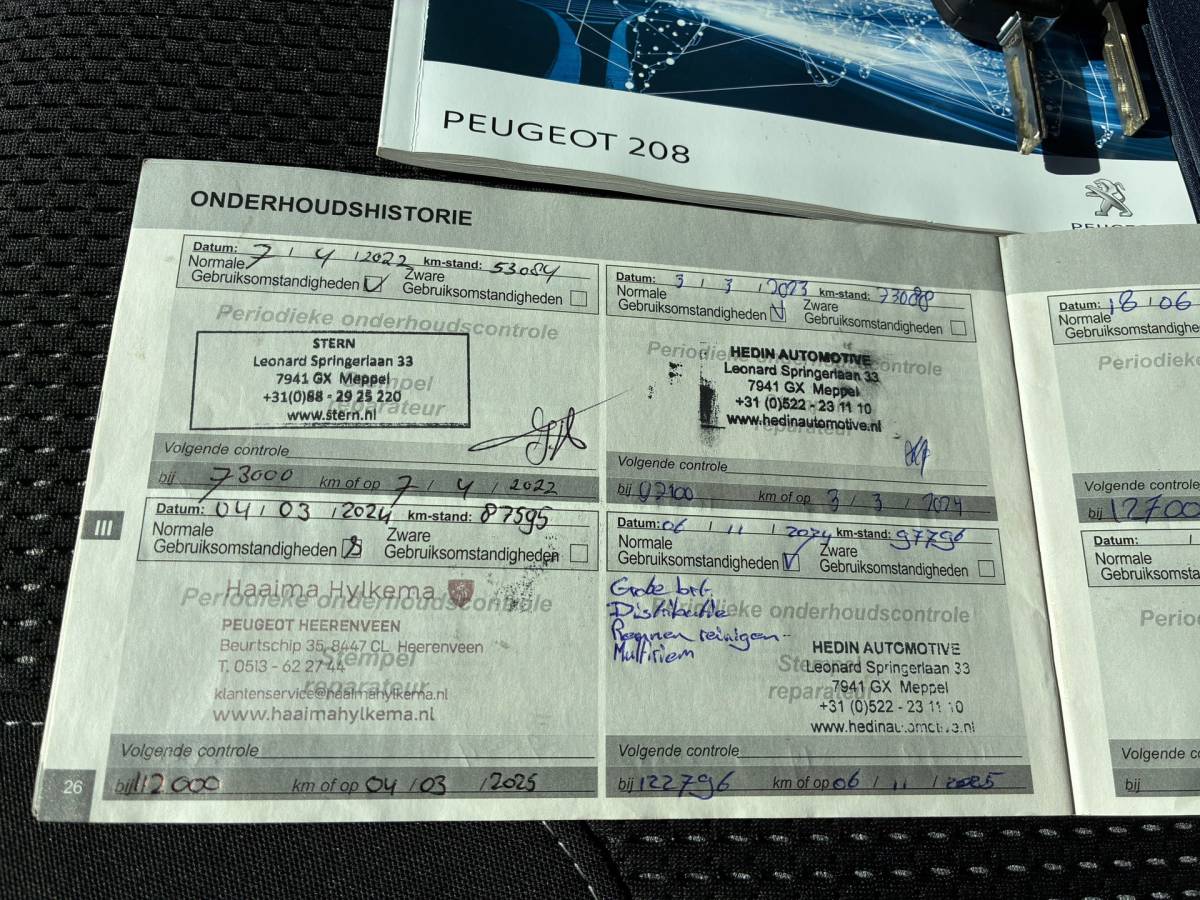 Peugeot 208 Peugeot 208 1.2 PureTech Allure | Pano + Cruise + Clima € 8.975,-!!!