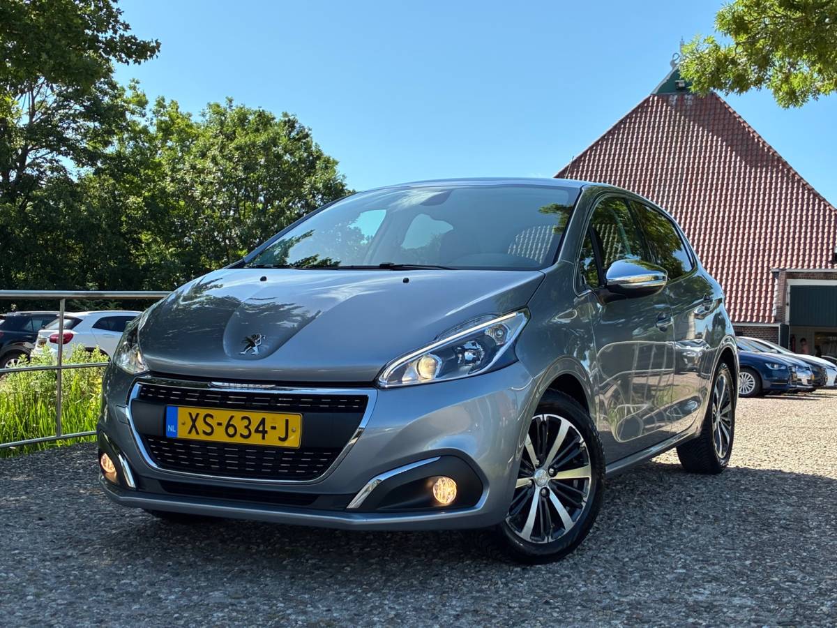Peugeot 208 Peugeot 208 1.2 PureTech Allure | Pano + Cruise + Clima € 8.975,-!!!