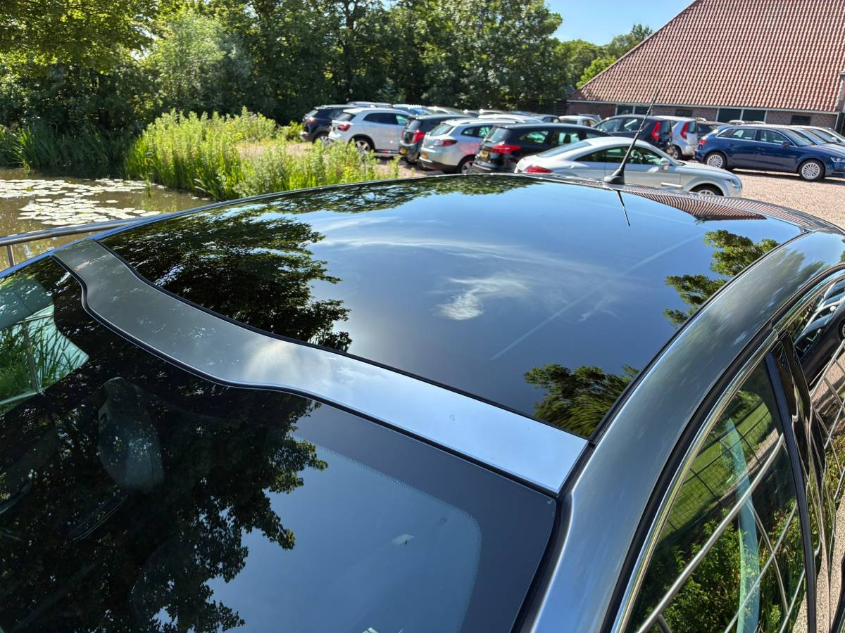 Peugeot 208 Peugeot 208 1.2 PureTech Allure | Pano + Cruise + Clima € 8.975,-!!!