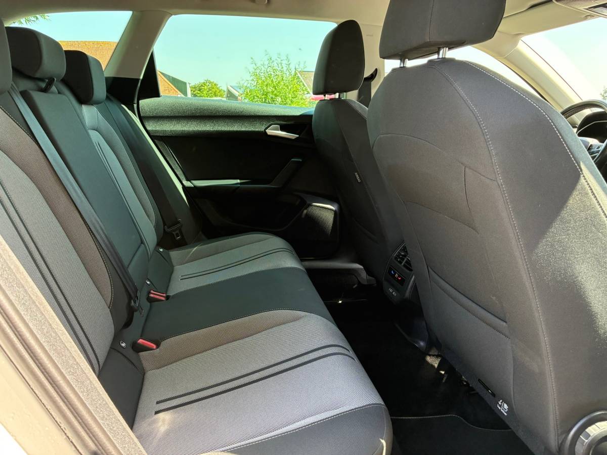 SEAT Leon Seat Leon Sportstourer 2.0 TDI | BTW | NAP | Digi dash + Carplay nu €17.975,-!!