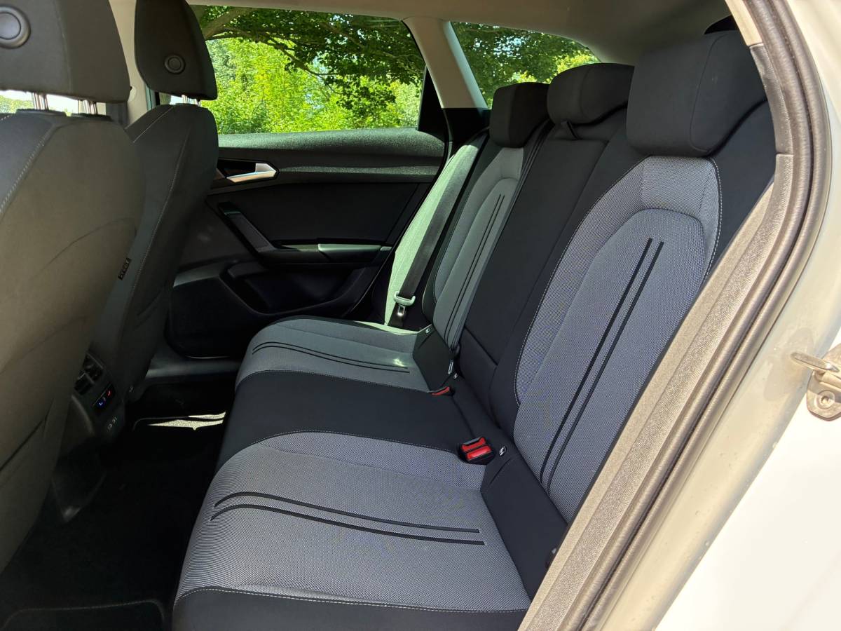 SEAT Leon Seat Leon Sportstourer 2.0 TDI | BTW | NAP | Digi dash + Carplay nu €17.975,-!!