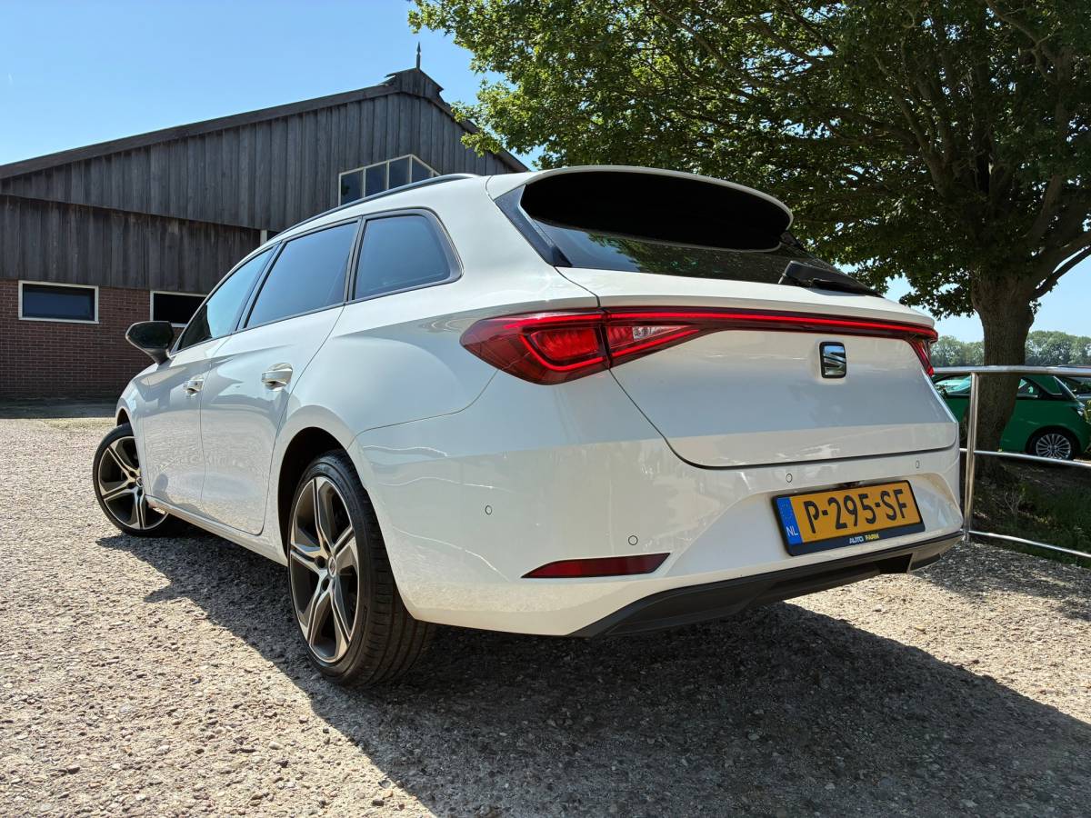 SEAT Leon Seat Leon Sportstourer 2.0 TDI | BTW | NAP | Digi dash + Carplay nu €17.975,-!!