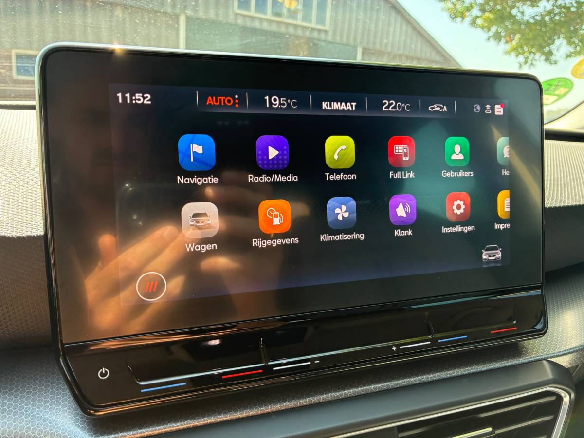 SEAT Leon Seat Leon Sportstourer 2.0 TDI | BTW | NAP | Digi dash + Carplay nu €17.975,-!!