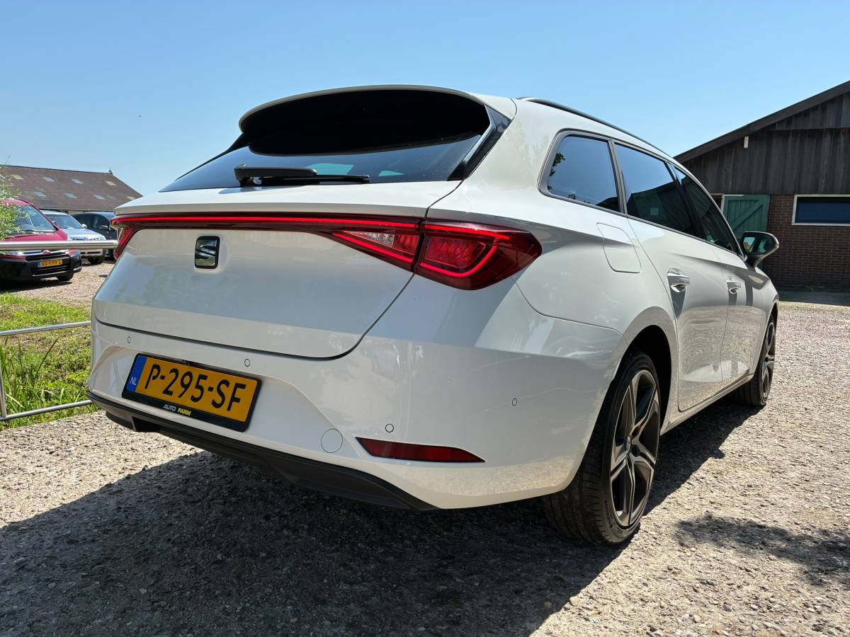 SEAT Leon Seat Leon Sportstourer 2.0 TDI | BTW | NAP | Digi dash + Carplay nu €17.975,-!!