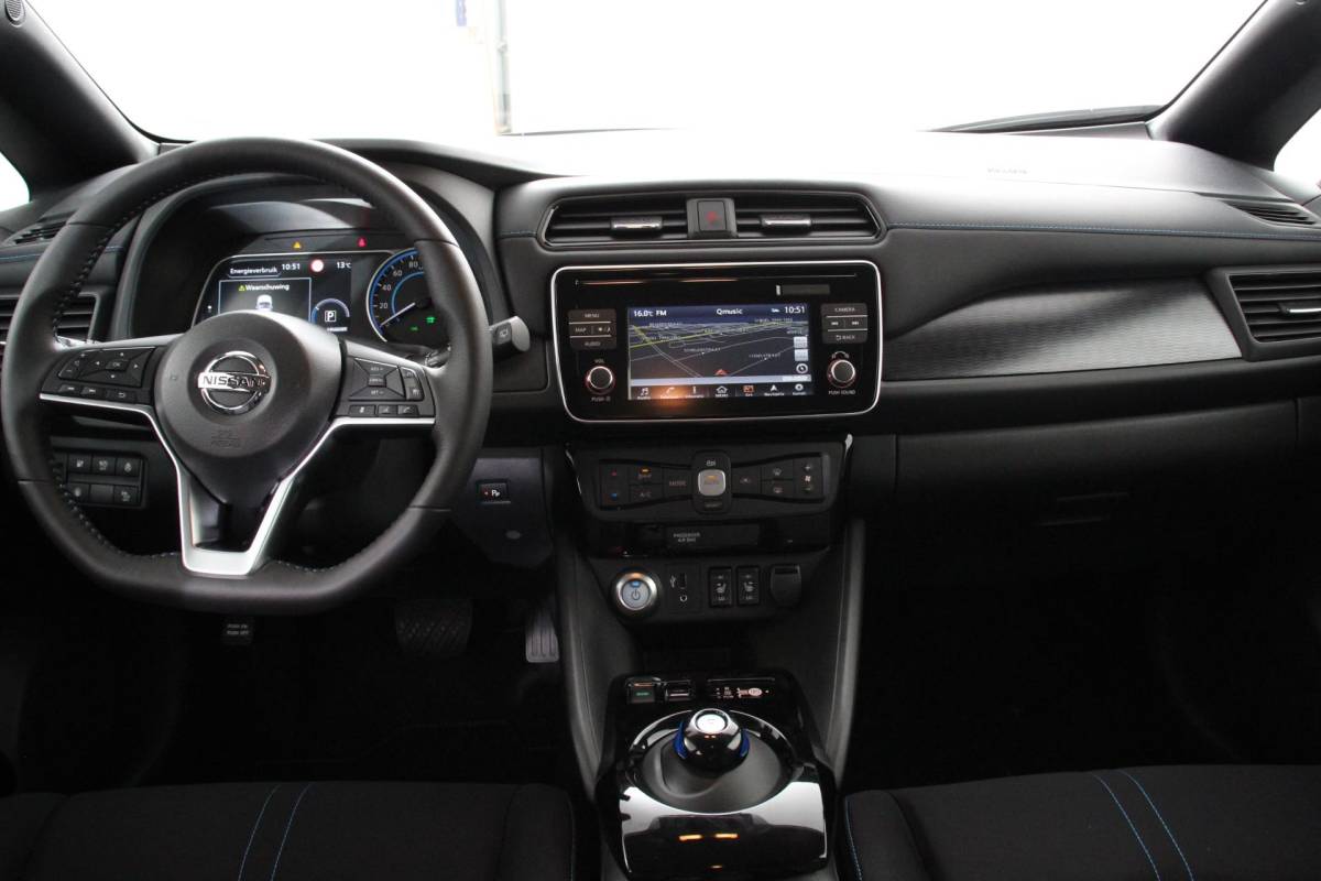 Nissan Leaf Nissan LEAF N-Connecta 40 kWh Navigatie Bluetooth Cruise Control Lichtmetalen Velgen