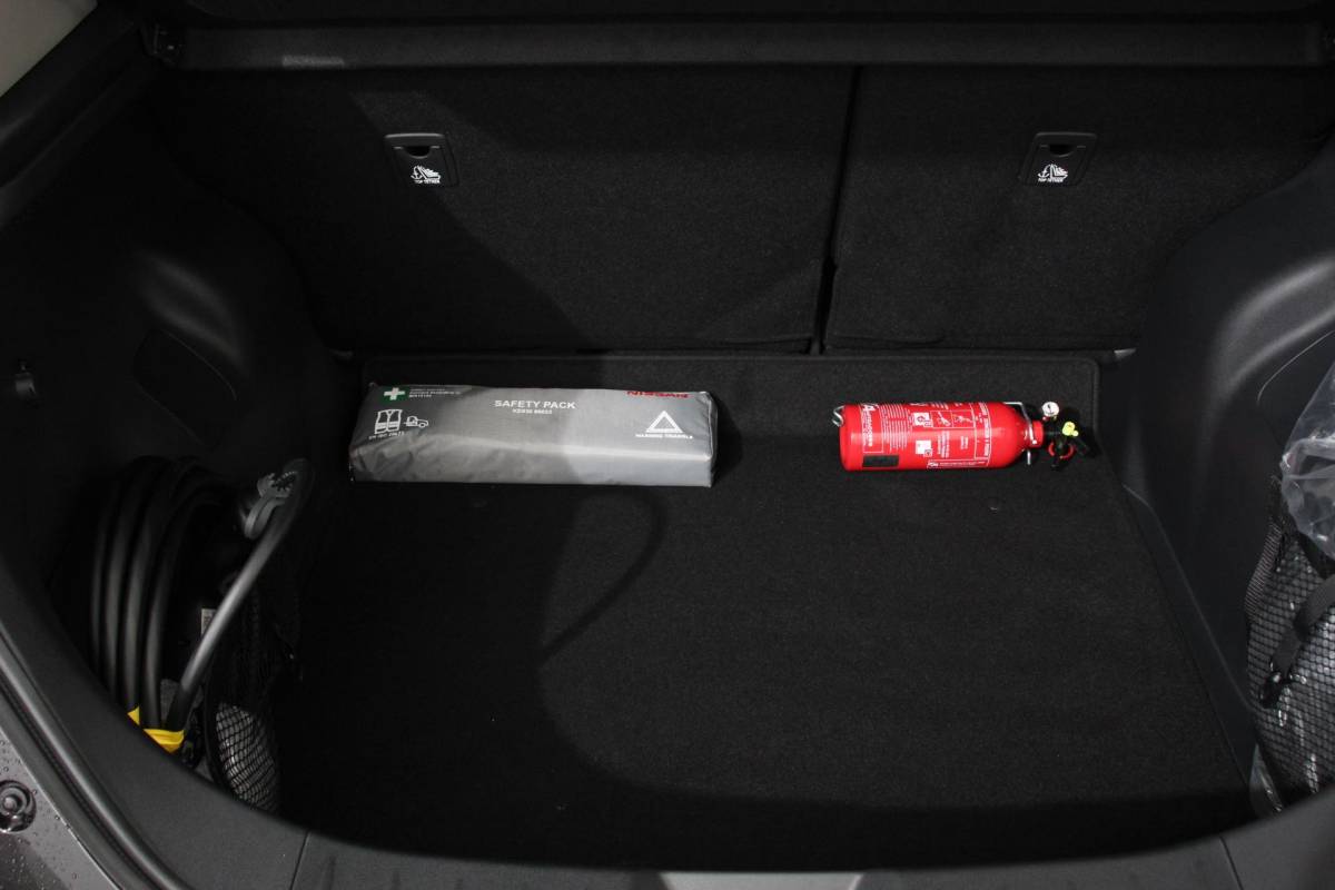Nissan Leaf Nissan LEAF N-Connecta 40 kWh Navigatie Bluetooth Cruise Control Lichtmetalen Velgen
