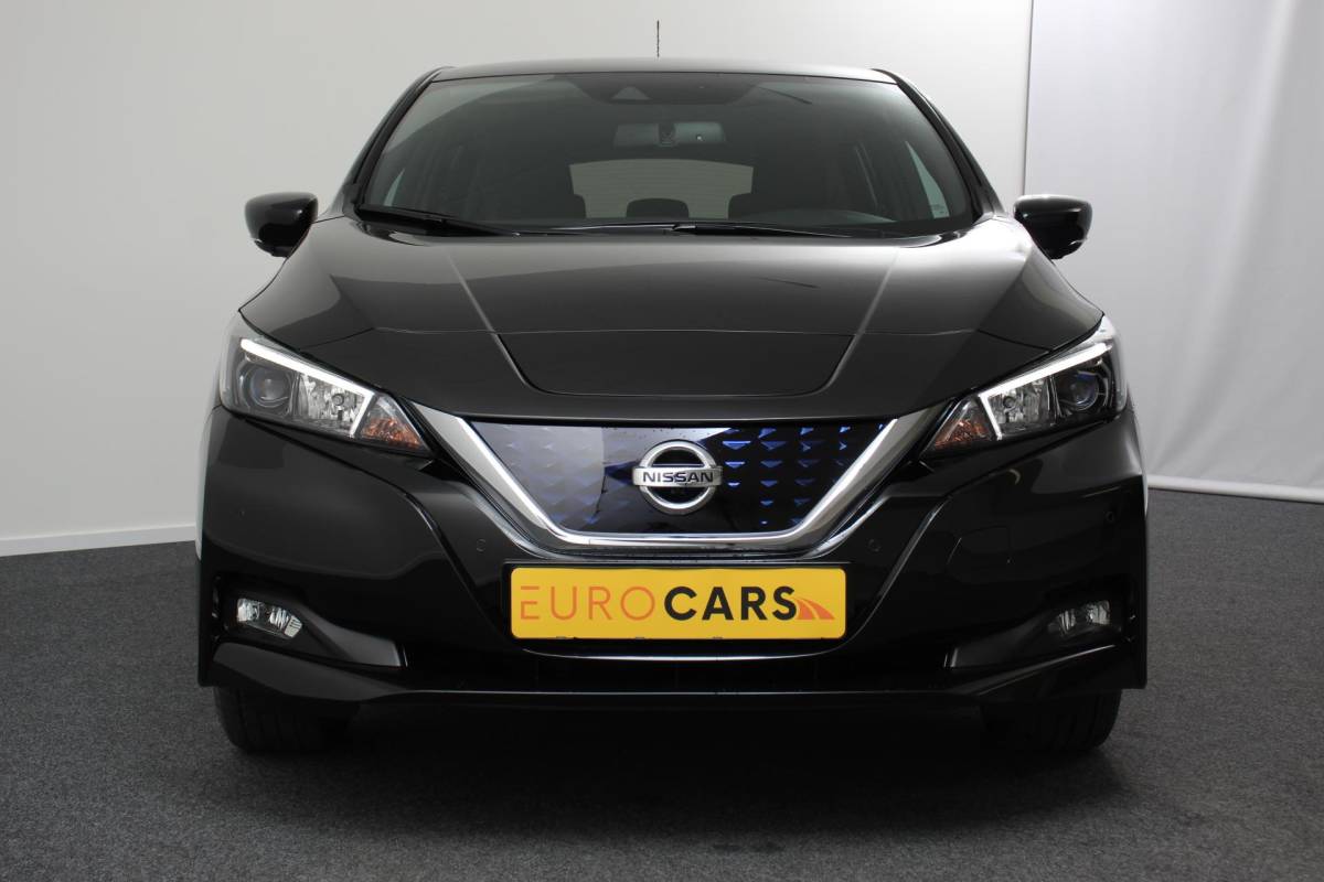 Nissan Leaf Nissan LEAF N-Connecta 40 kWh Navigatie Bluetooth Cruise Control Lichtmetalen Velgen