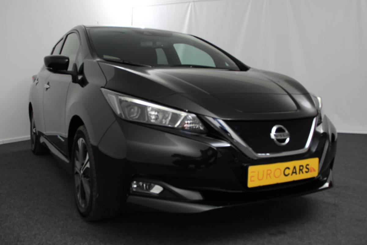 Nissan Leaf Nissan LEAF N-Connecta 40 kWh Navigatie Bluetooth Cruise Control Lichtmetalen Velgen