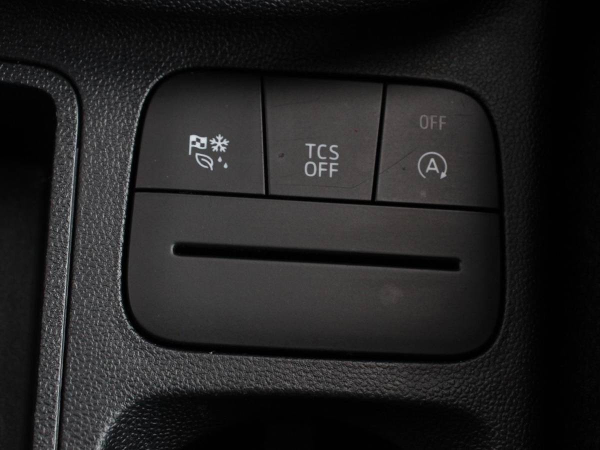 Ford Fiesta Ford Fiesta 1.0 125pk Titanium Navigatie Climate control Led Parkeer sensoren Lichtmetalen velgen Cruise Control Stoelverwarming Bluetooth