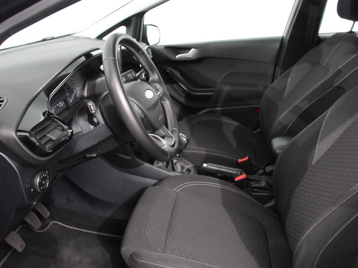 Ford Fiesta Ford Fiesta 1.0 125pk Titanium Navigatie Climate control Led Parkeer sensoren Lichtmetalen velgen Cruise Control Stoelverwarming Bluetooth