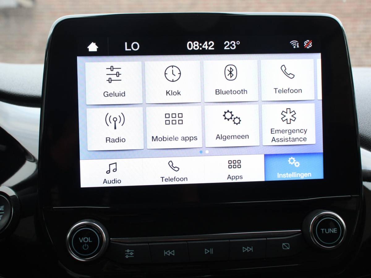 Ford Fiesta Ford Fiesta 1.0 125pk Titanium Navigatie Climate control Led Parkeer sensoren Lichtmetalen velgen Cruise Control Stoelverwarming Bluetooth