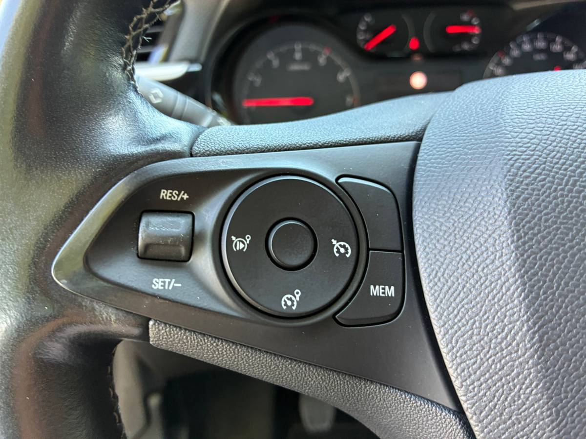 Opel Corsa Opel Corsa 1.2 Edition | Carplay + DAB + Navi + Clima nu €9.975,-!!