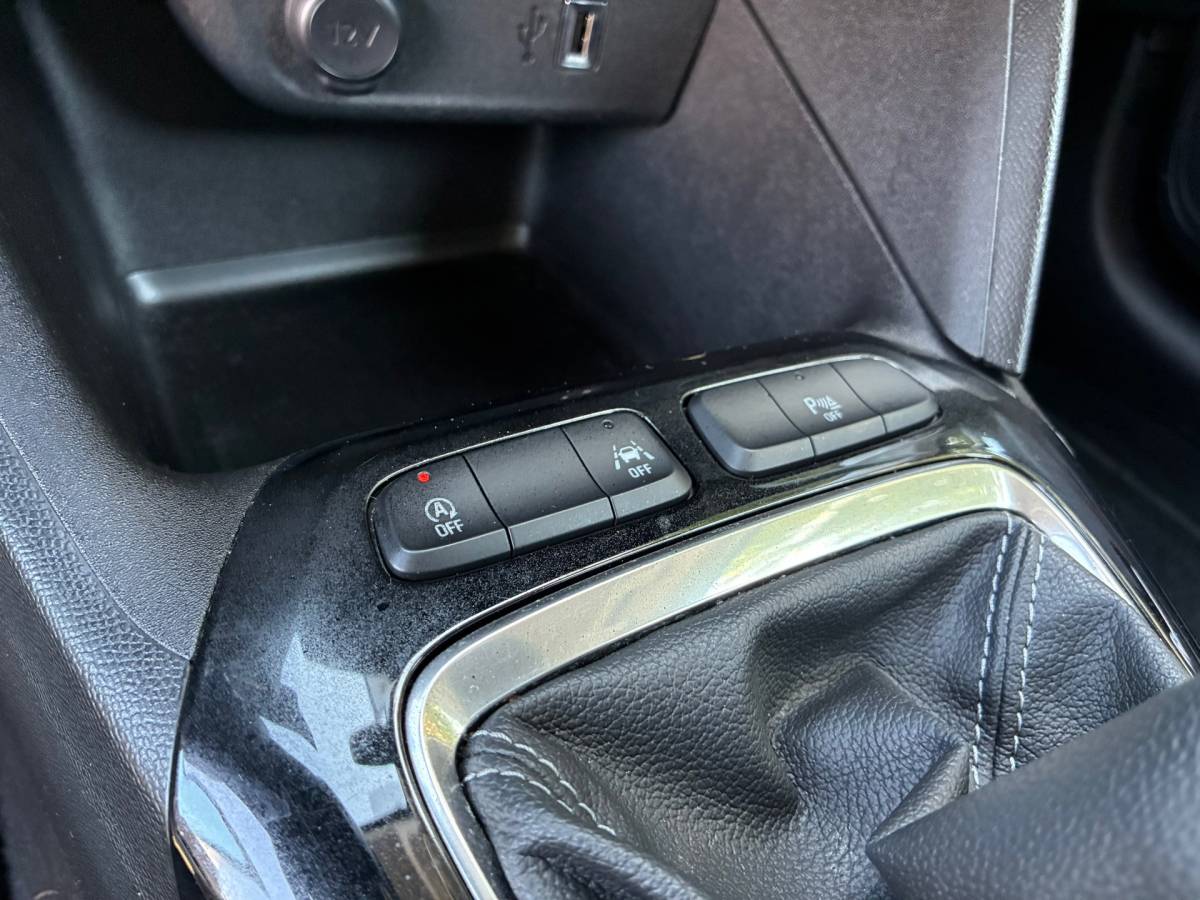 Opel Corsa Opel Corsa 1.2 Edition | Carplay + DAB + Navi + Clima nu €9.975,-!!