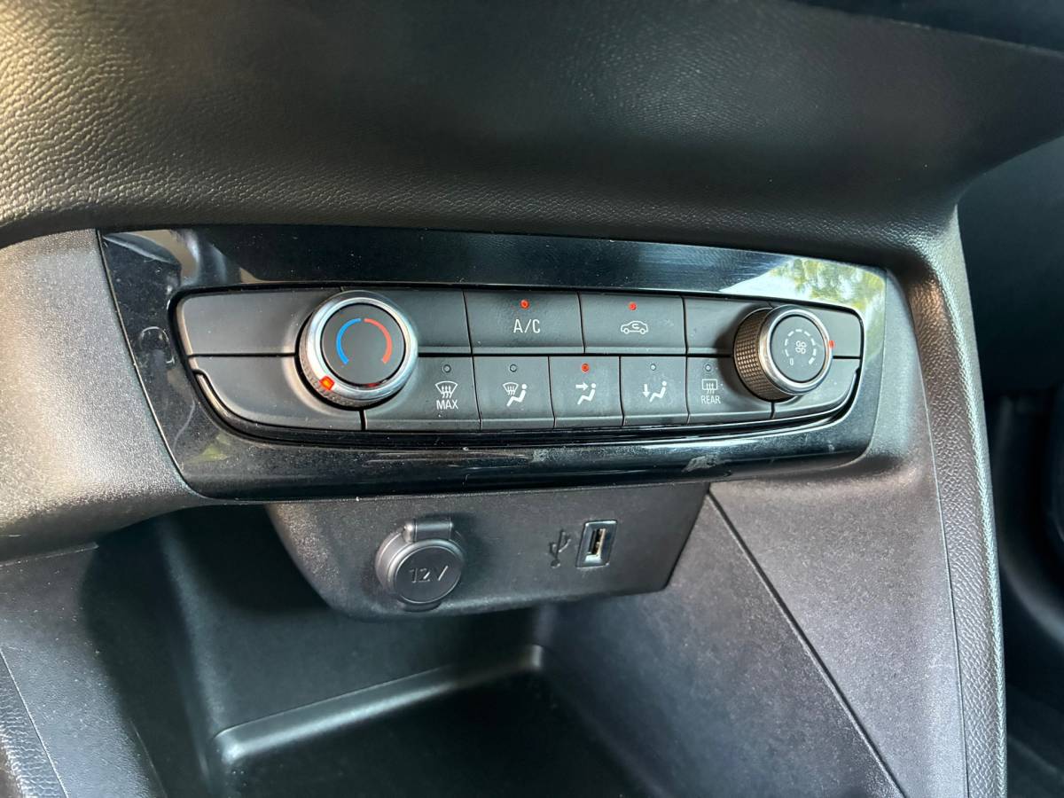 Opel Corsa Opel Corsa 1.2 Edition | Carplay + DAB + Navi + Clima nu €9.975,-!!