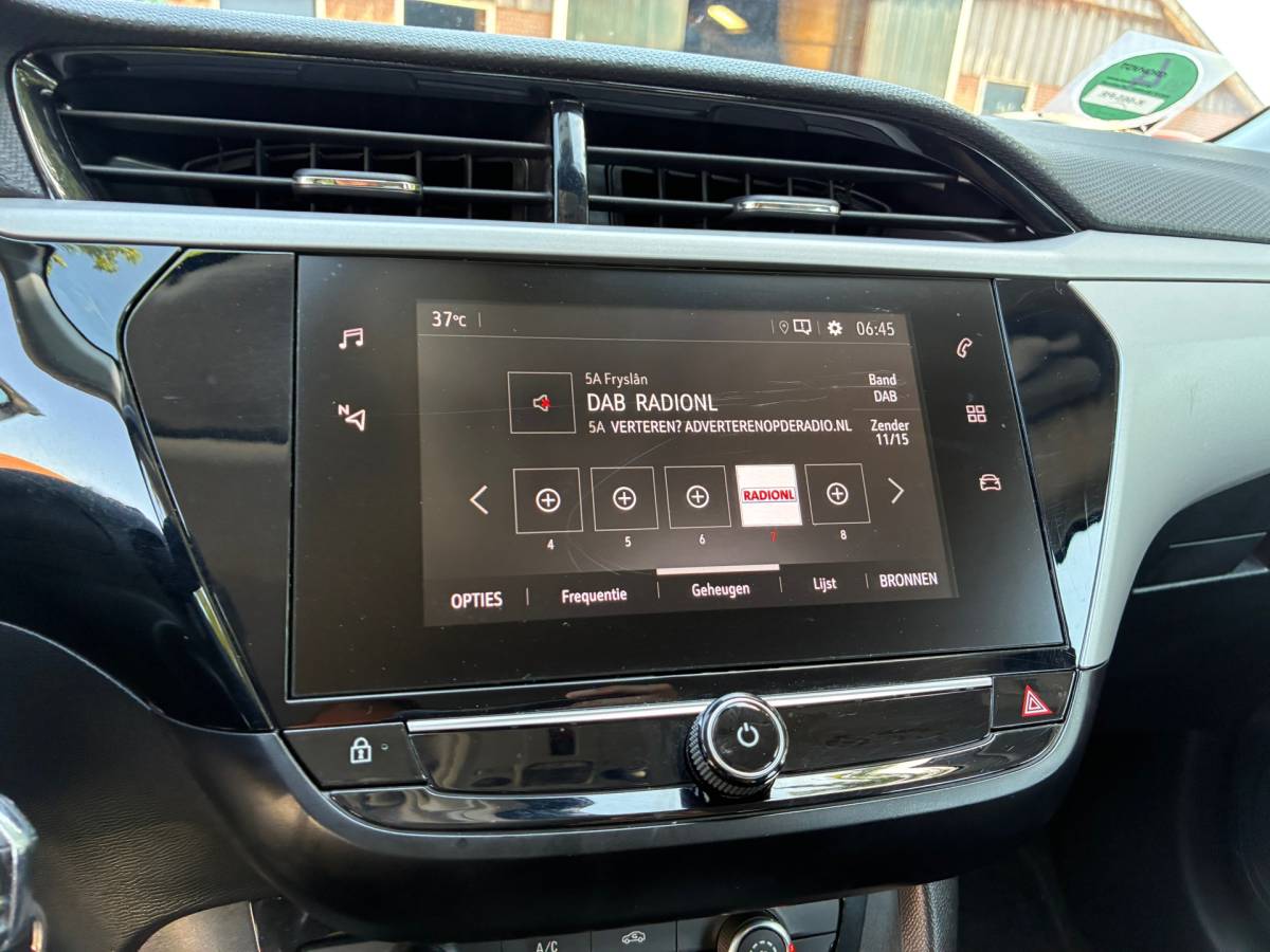 Opel Corsa Opel Corsa 1.2 Edition | Carplay + DAB + Navi + Clima nu €9.975,-!!