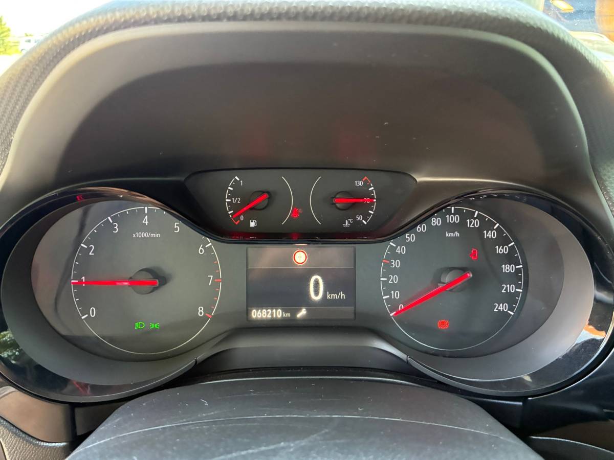 Opel Corsa Opel Corsa 1.2 Edition | Carplay + DAB + Navi + Clima nu €9.975,-!!