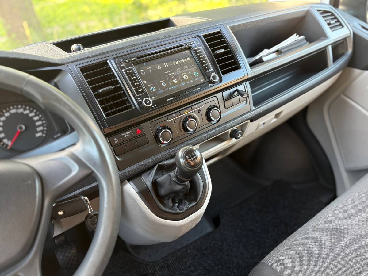 Volkswagen Transporter Volkswagen Transporter 2.0 TDI L2H1 Trendline|EUO6|150PK|airco|cruise|achteruitrijcamera|trekhaak|bluetooth|lichtmetalen velgen
