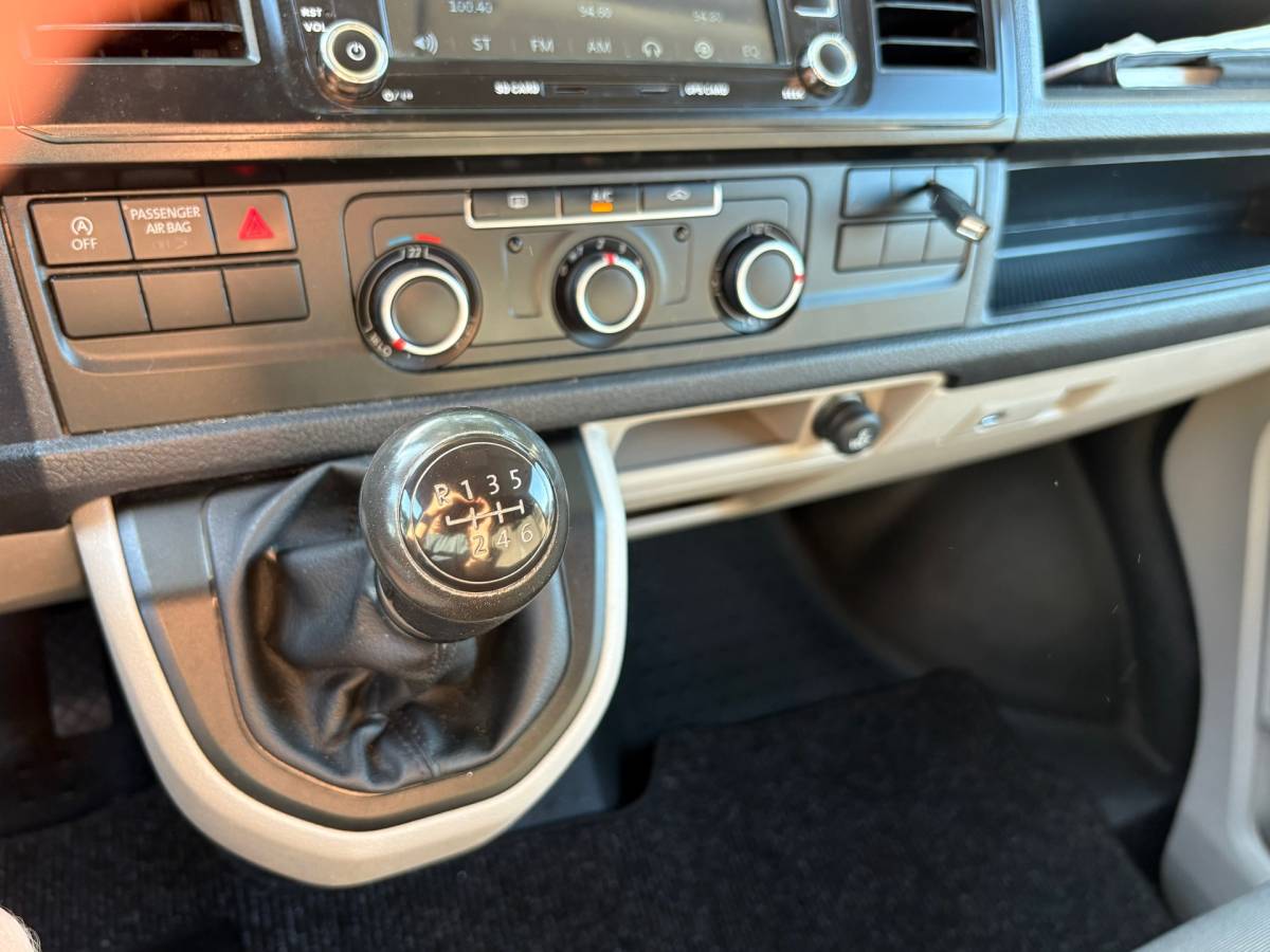 Volkswagen Transporter Volkswagen Transporter 2.0 TDI L2H1 Trendline|EUO6|150PK|airco|cruise|achteruitrijcamera|trekhaak|bluetooth|lichtmetalen velgen
