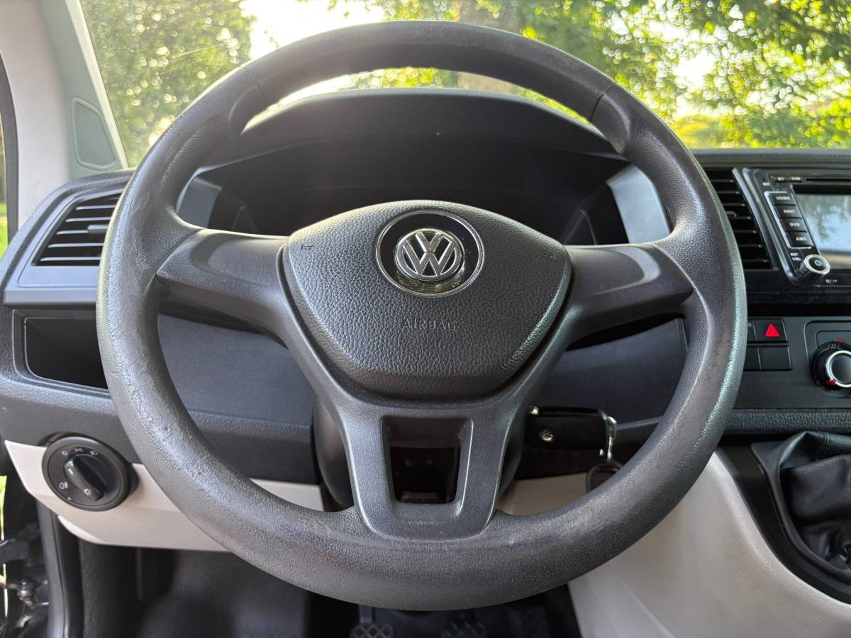 Volkswagen Transporter Volkswagen Transporter 2.0 TDI L2H1 Trendline|EUO6|150PK|airco|cruise|achteruitrijcamera|trekhaak|bluetooth|lichtmetalen velgen