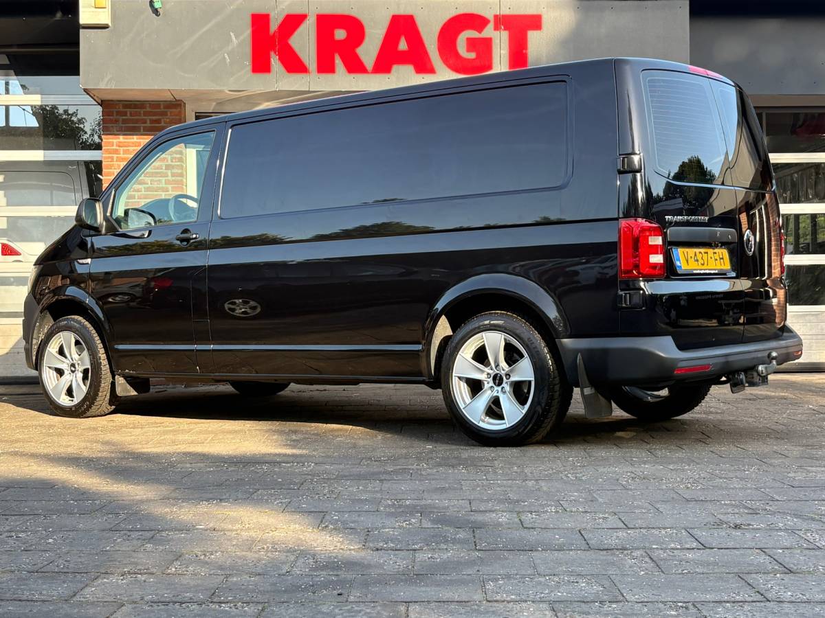 Volkswagen Transporter Volkswagen Transporter 2.0 TDI L2H1 Trendline|EUO6|150PK|airco|cruise|achteruitrijcamera|trekhaak|bluetooth|lichtmetalen velgen