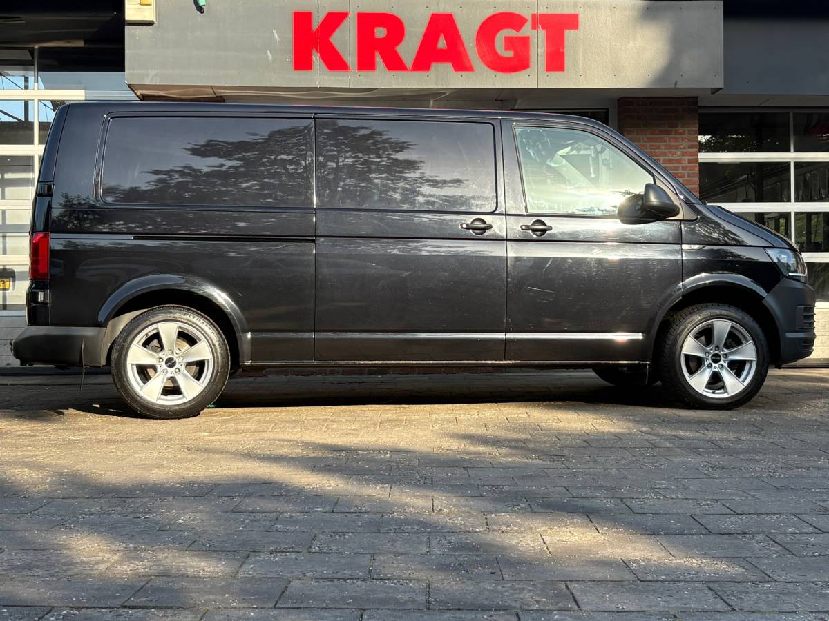 Volkswagen Transporter Volkswagen Transporter 2.0 TDI L2H1 Trendline|EUO6|150PK|airco|cruise|achteruitrijcamera|trekhaak|bluetooth|lichtmetalen velgen