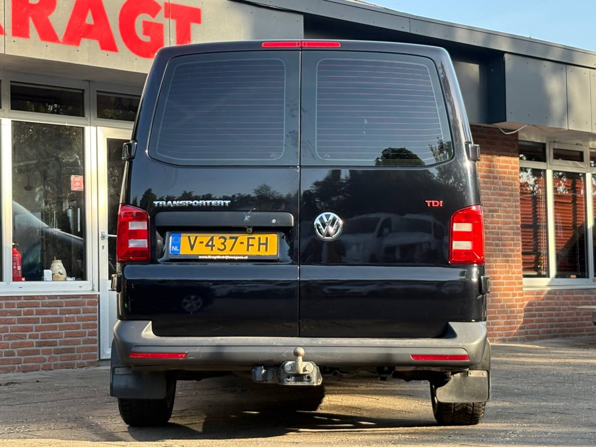 Volkswagen Transporter Volkswagen Transporter 2.0 TDI L2H1 Trendline|EUO6|150PK|airco|cruise|achteruitrijcamera|trekhaak|bluetooth|lichtmetalen velgen
