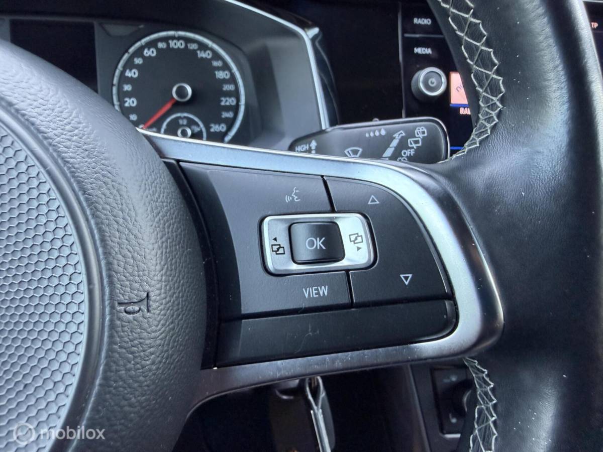Volkswagen Polo Volkswagen Polo 1.0 TSI R-Line CARPLAY/CLIMA/PDC/STOELVERW/LED